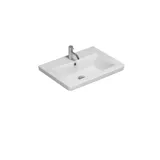 Kylpyhuoneen sisustus inspiraatio, jossa tummansiniset seinäpaneelit, romanttinen kukkatapetti, tummansininen pehmeälinjainen allaskaappi ja kaunis pyöreä valaistu peili, jotka luovat vintage-ilmeen