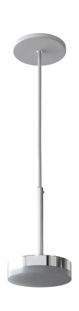 Suuri kylpyhuoneinspiraatio pohjoismaiseen tyyliin vaaleansinisillä kylpyhuonekalusteilla ja puutasolla, jossa tyylikäs pöytätason pesuallas, kalanruotoparketti luo valoisan ja klassisen tyylin