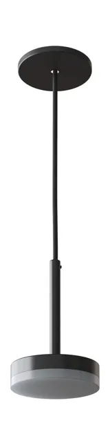 Suuri urbaani kylpyhuone inspiroi luonnontammihuonekaluilla, kivitasolla ja neliömäisellä altaalla, mustareunaisella pyöreällä peilillä, luonnonväreillä ja terrakottalattialla, luoden teollisen ja modernin ilmeen