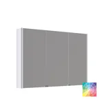 Suuri kylpyhuoneinspiraatio pohjoismaiseen tyyliin vaaleansinisillä kylpyhuonekalusteilla ja puutasolla, jossa tyylikäs pöytätason pesuallas, kalanruotoparketti luo valoisan ja klassisen tyylin