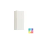 Iso vintage kylpyhuone, terrakotanvärinen allaskaappi, pöytätasoallas, soikea peili messinkireunalla, vaaleanpunaiset ja harmaat laatat antavat romanttisen, naisellisen ilmeen