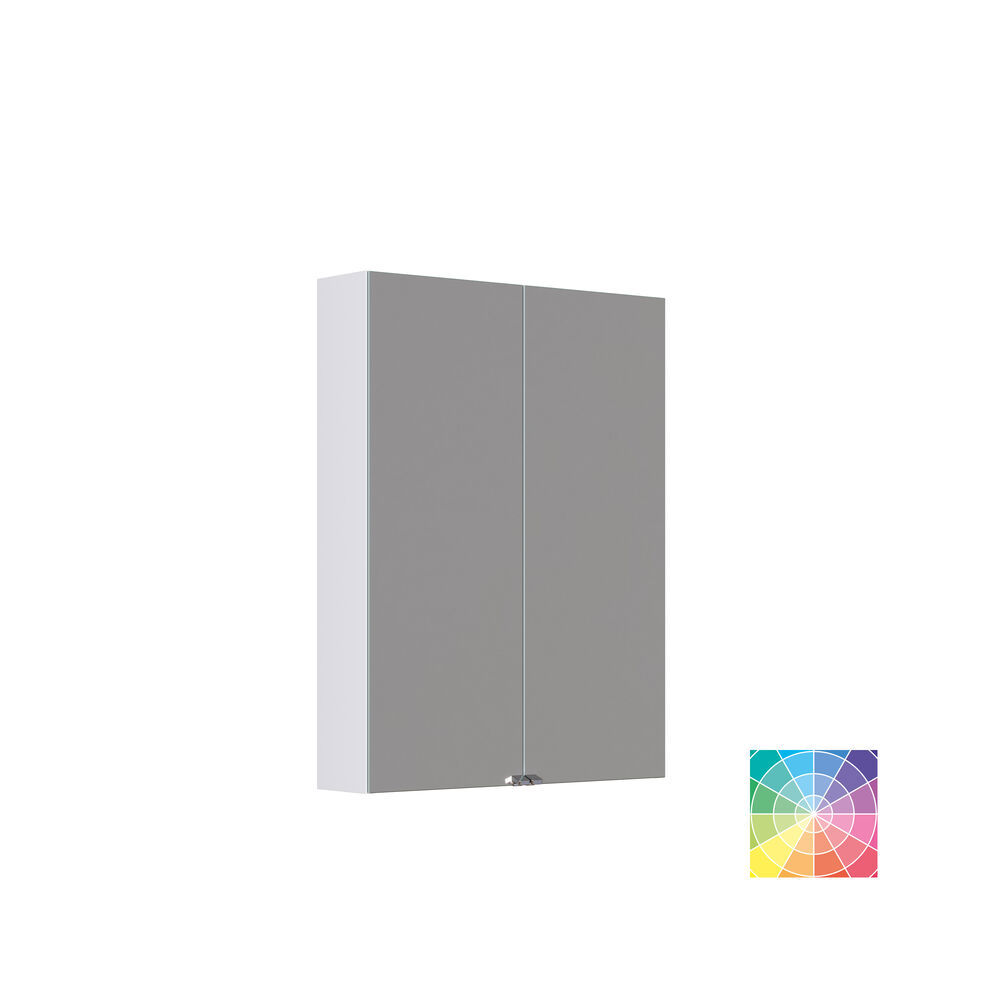 Pienen kylpyhuoneen inspiraatio, jossa on erikoisvärinen turhamaisuusyksikkö, peilikaappi valaisimilla, koristeelliset peilit sävytetyllä lasihyllyllä, valkoiset kalanruotolaatat tyylikkään ja klassisen ilmeen luomiseksi.