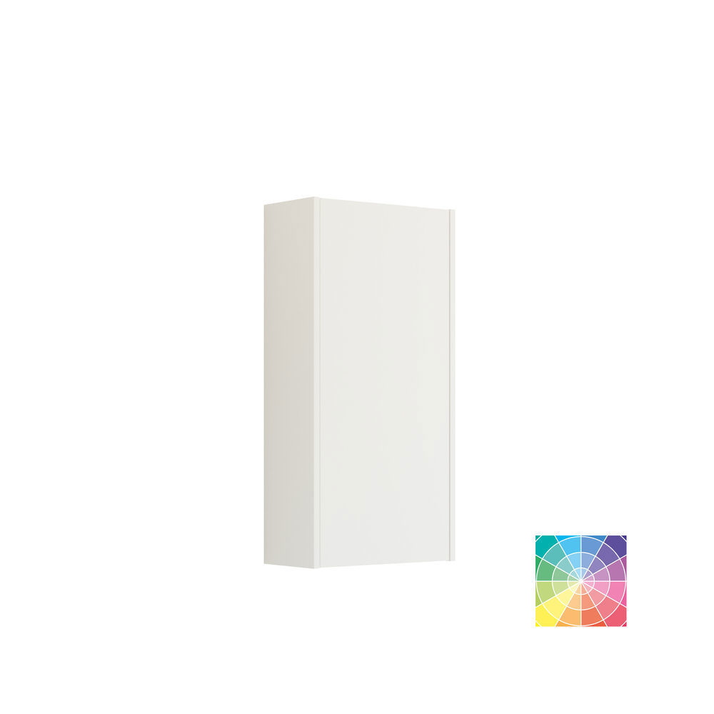 Suuri kylpyhuoneinspiraatio pohjoismaiseen tyyliin vaaleansinisillä kylpyhuonekalusteilla ja puutasolla, jossa tyylikäs pöytätason pesuallas, kalanruotoparketti luo valoisan ja klassisen tyylin