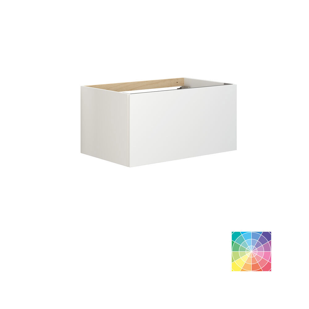 Tyylikäs kylpyhuone inspiraatio beige pesuallaskaapilla, jossa on sisälaatikko, yläkaappi, avoin hylly, soikea peili valaistuksella, yhteensopivat riippuvalaisimet, hylly peilin alla ja seinään kiinnitetty WC. Vaaleat, pitkät laatat seinillä