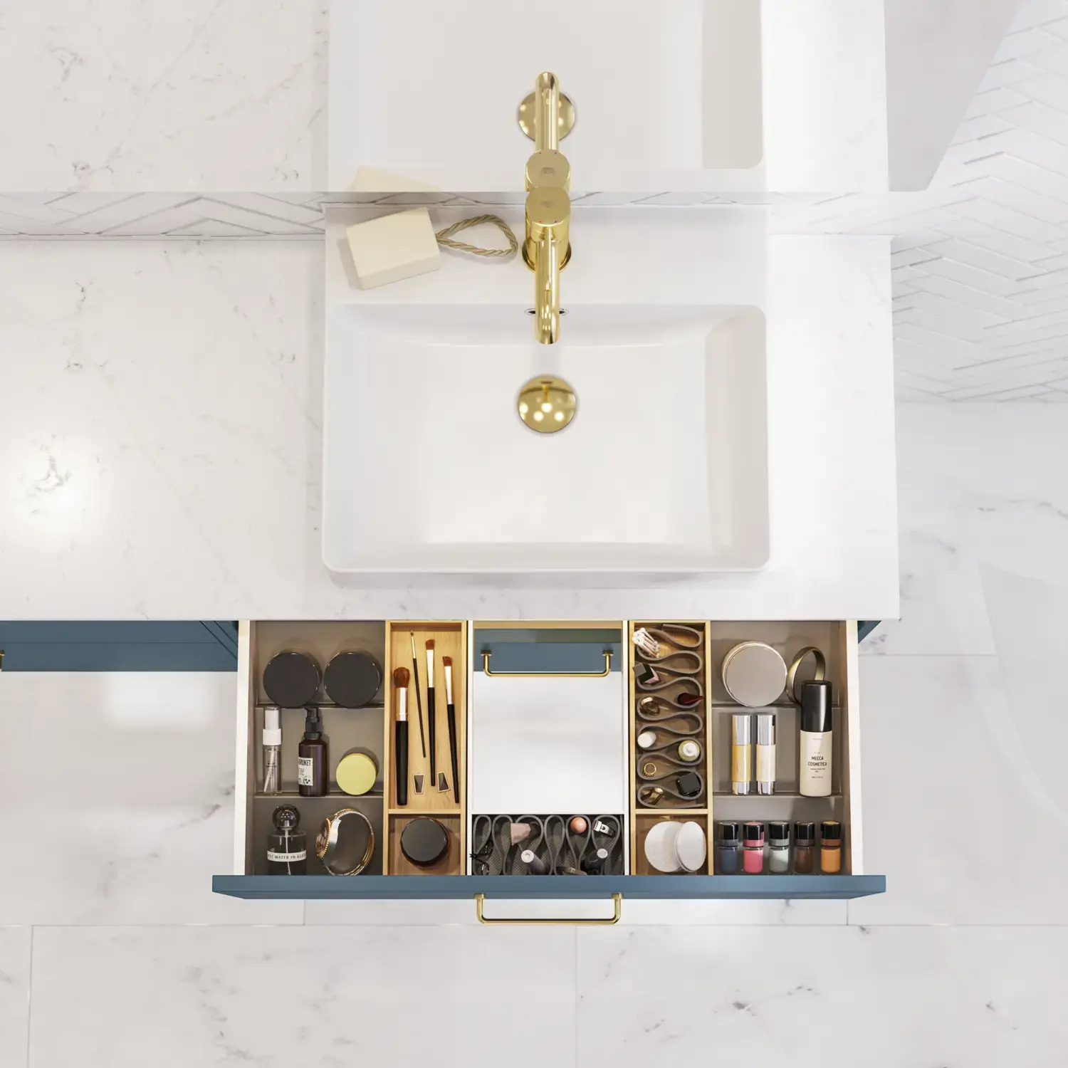 Kylpyhuoneinspiraatiota moderneilla sinisillä kylpyhuonekalusteilla, tyylikäs pöytätason pesuallas ja suuri neliönmuotoinen peili valolla, valkoiset kalanruotolaatat luovat tyylikkään ja klassisen ilmeen