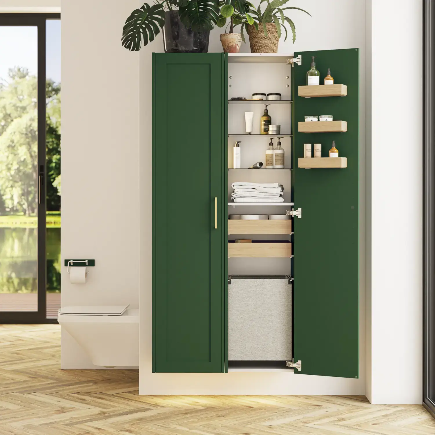 Suuri vihreä kylpyhuone, jossa allaskaappi, soikea peili kultaisella reunalla ja kauniit kehykselliset ovet