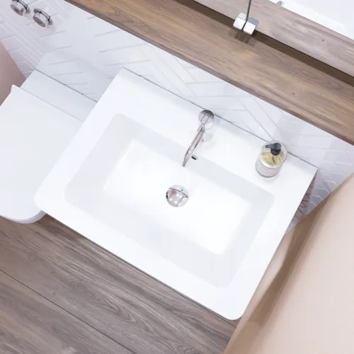 Pienen kylpyhuoneen inspiraatio, jossa on erikoisvärinen turhamaisuusyksikkö, peilikaappi valaisimilla, koristeelliset peilit sävytetyllä lasihyllyllä, valkoiset kalanruotolaatat tyylikkään ja klassisen ilmeen luomiseksi.