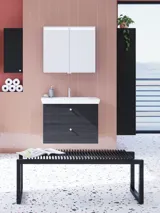 Suuri kylpyhuone inspiraatiota kylpyhuoneen huonekalut musta rakenne tyylikäs pesualtaat ja kaunis peili kaapit integroitu valaistus, terrazzo lattia ja punaiset seinät ja laatat modernin ilmeen.