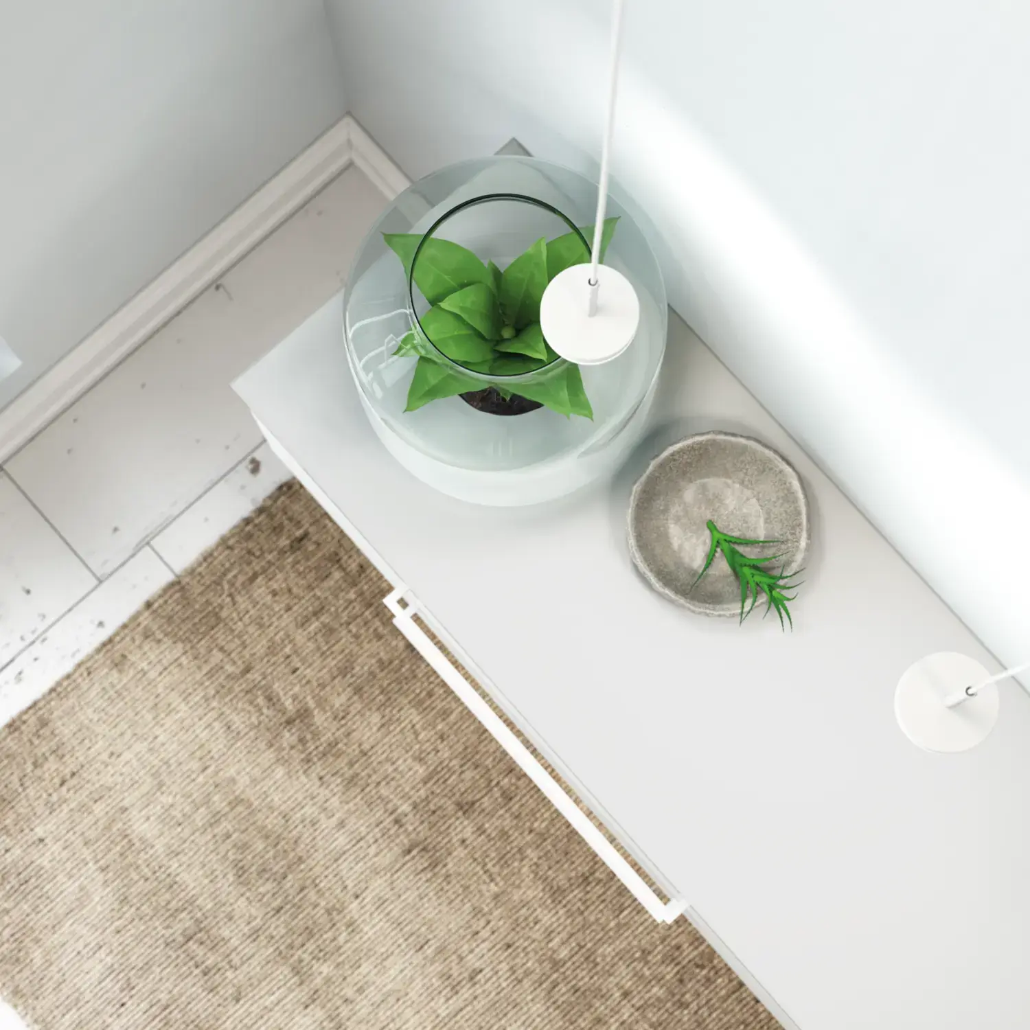 Suuri ja romanttinen kylpyhuone pyöreällä peilillä kultareunalla