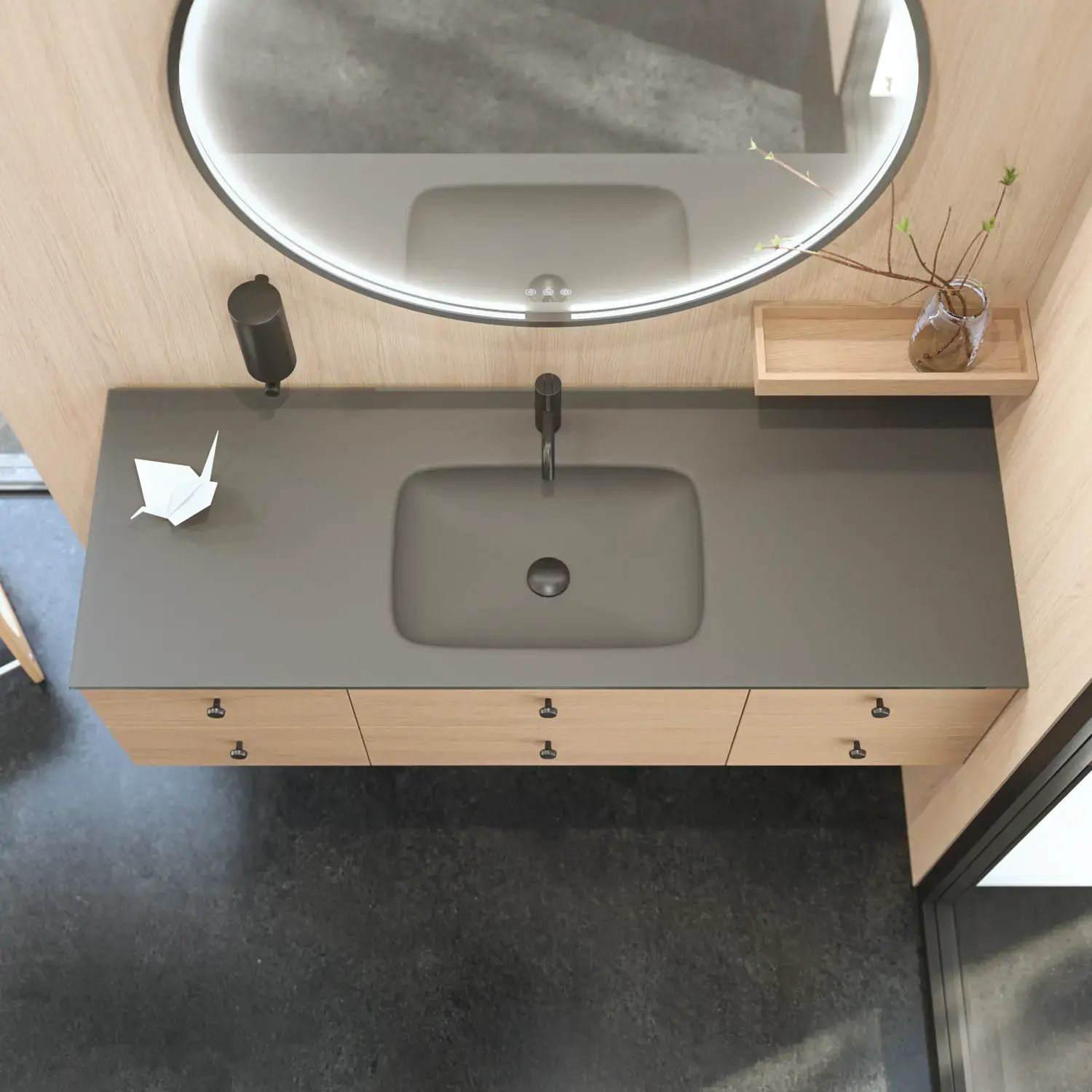 Tyylikäs kylpyhuone skandinaavisella ja japandi-tyylillä, vaaleat puuseinät, pyöreä peili ja minimalistiset kylpyhuonekalusteet.